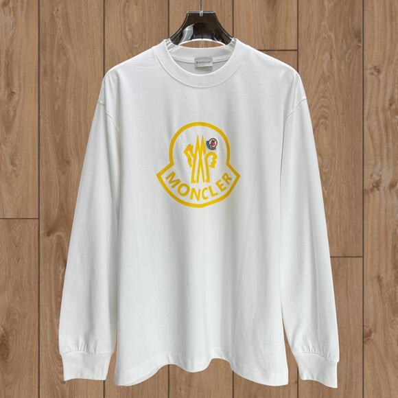 Moncler Men's Classic Sweatshirts - Picture 1 of 4